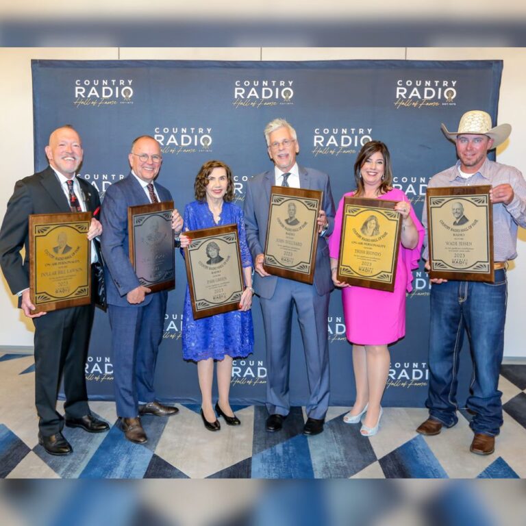 Garth Brooks Surprises 2023 Country Radio Hall Inductees Radio Ink