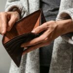 As Consumers Cut Back, Radio Has a Value Pitch Empty Wallet